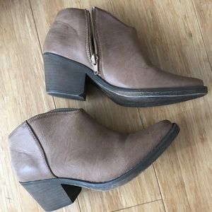 Short ankle booties 👢SIZE 6